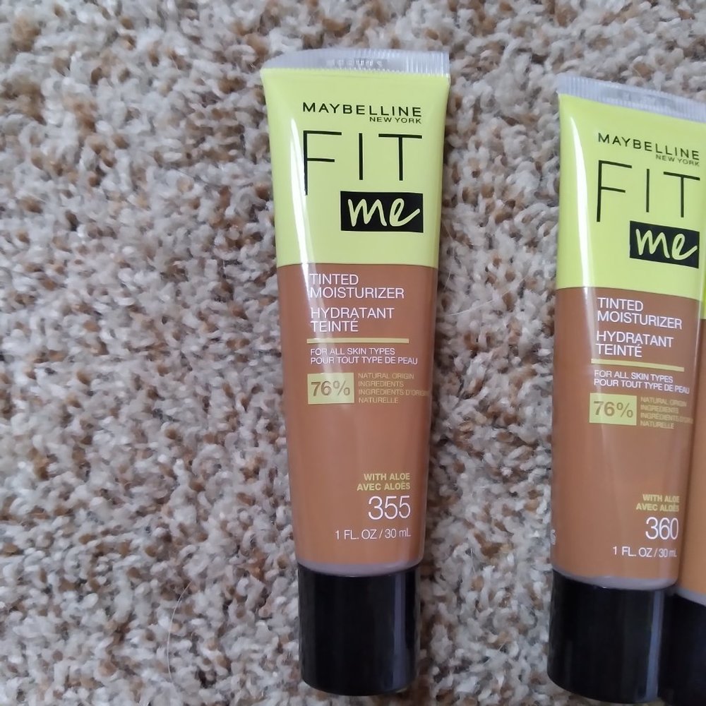 7 Maybelline Fit Me Tinted Moisturizers - NEW! - Picture 2 of 6